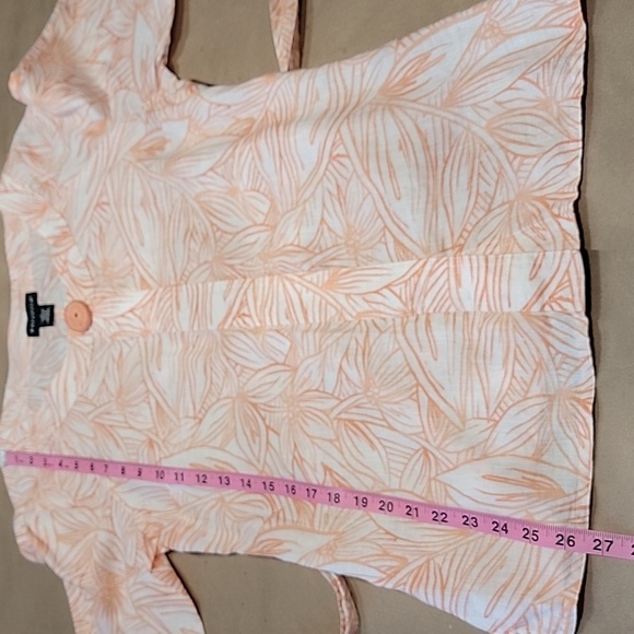Rafaella Size M Salmon & Ivory Leaf Pattern 100% Linen Button Front Top - Picture 11 of 13